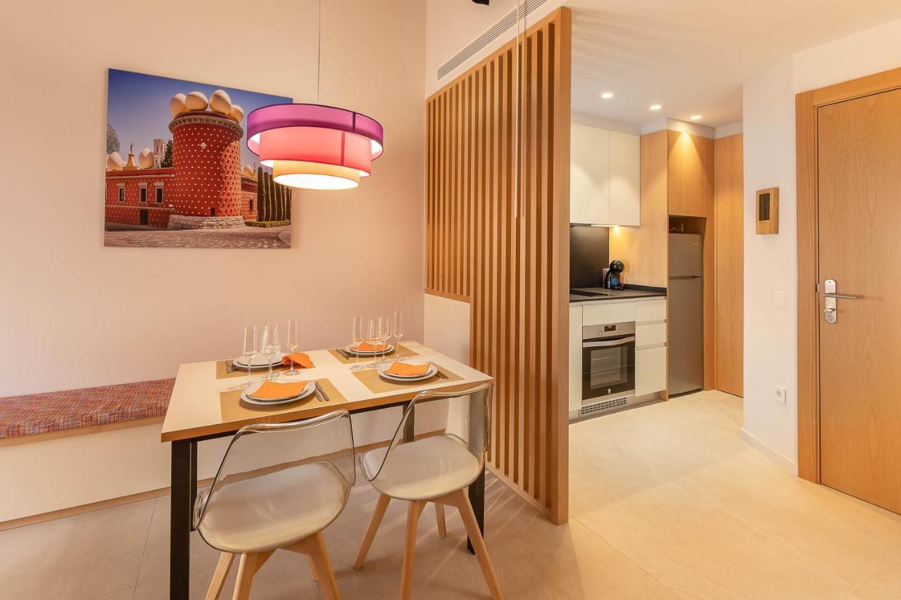 C&C Apartments Figueres  Exterior photo
