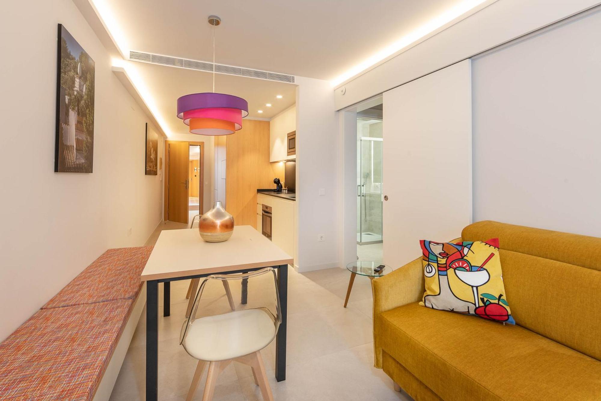 C&C Apartments Figueres  Exterior photo