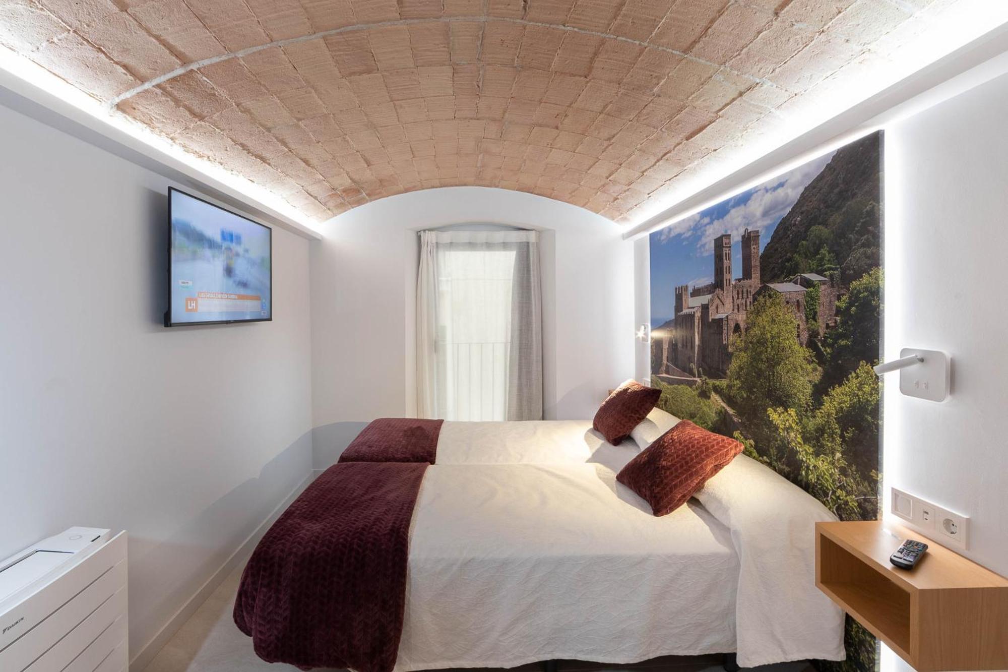 C&C Apartments Figueres  Exterior photo